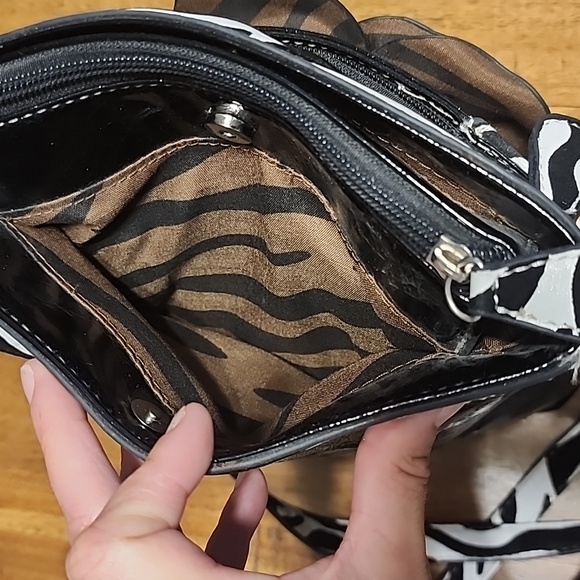 HANANEL Elegant Zebra Print Crossbody Bag with Floral Accent - Picture 12 of 16